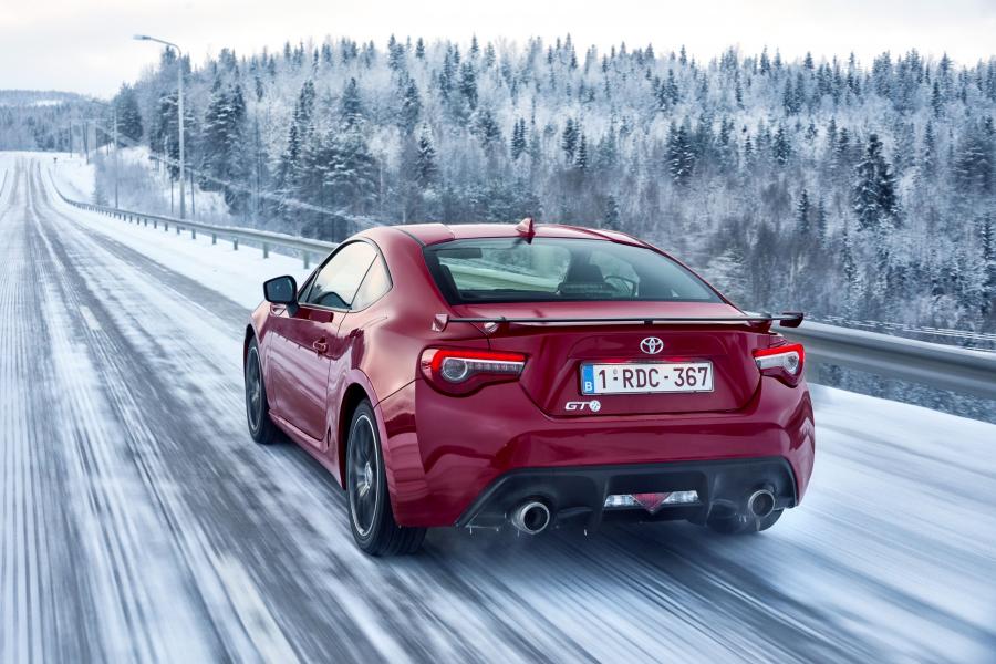  Toyota GT 86 2016 года  (WW) (фото 31 из 33)